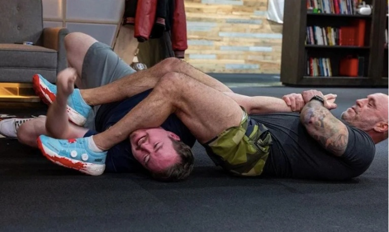 Shane Gillis Made Fun of Joe Rogan: “You Can’t Tap Me. Jiu-Jitsu is G*y”; Rogan Tapped Him Out 8 Times