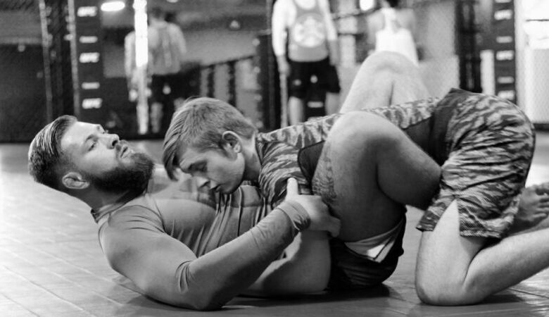 How To Pass The Seated Guard In BJJ