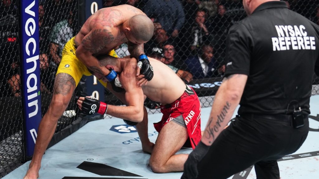 Alex Pereira a gagné à l'UFC 295