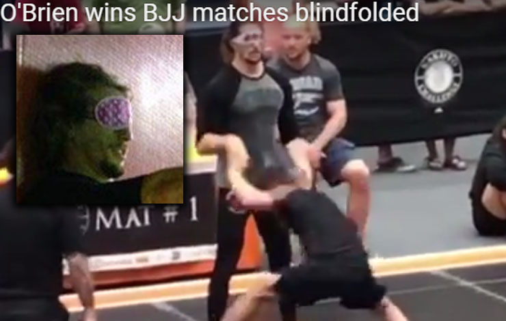 La ceinture noire du BJJ participe à un tournoi local les yeux bandés