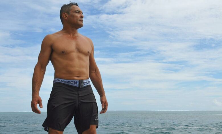 Rickson Gracie Shows the Perfect Warm Up for Jiu-Jitsu