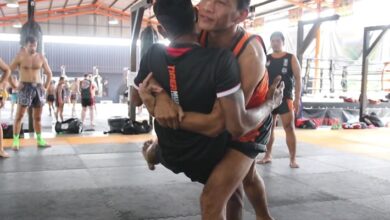Muay Thai Champion Teaches Brilliant Bodylock Clinch Takedown