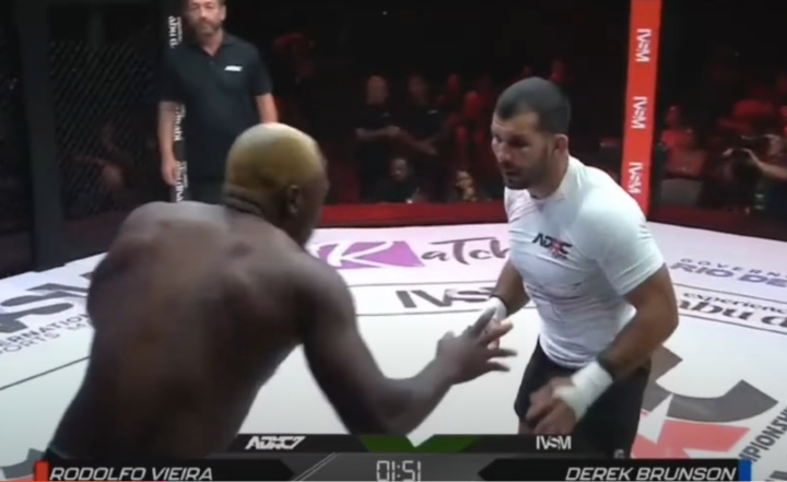 Rodolfo Vieira revient au BJJ et soumet le vétéran de l'UFC Derek Brunson dans un match de grappling