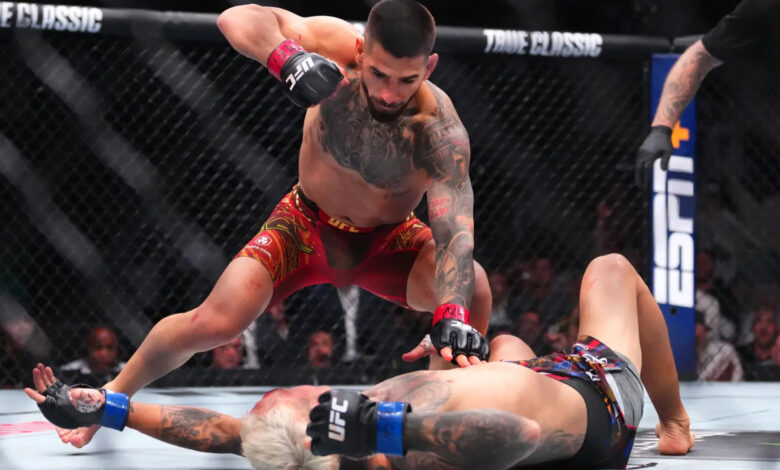 Ilia Topuria knocks out Charles Oliveira at UFC 317