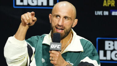 Alexander Volkanovski at UFC press conference