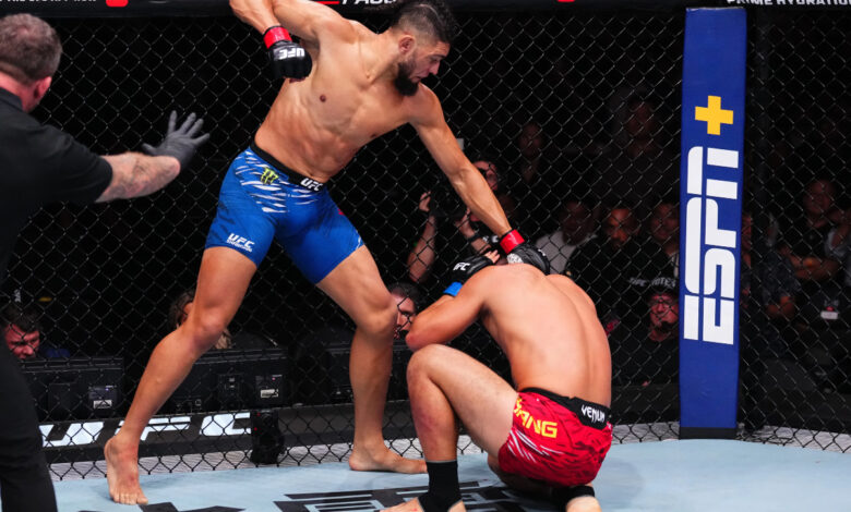 Johnny Walker stops Zhang Mingyang at UFC Shanghai