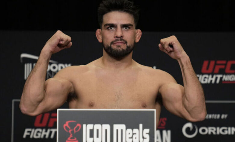 Kelvin Gastelum weigh-in