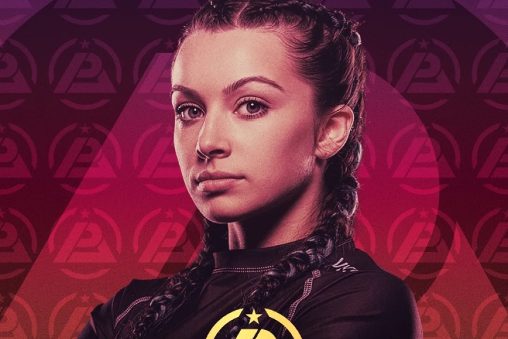 Danielle Kelly signe l'accord multi-match avec Polaris