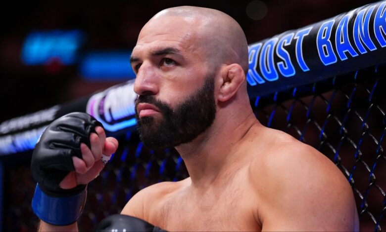Jared Gordon enters the Octagon for his fight at Noche UFC 3 in San Antonio