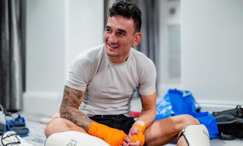 UFC fighter Max Holloway training