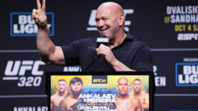 Dana White gesture at UFC press conference