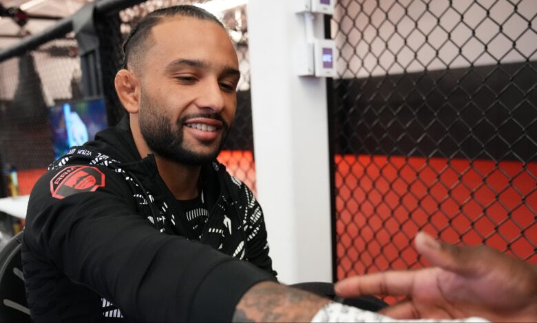 Isaac Dulgarian gets his hands wrapped ahead of a fight at UFC Vegas 110