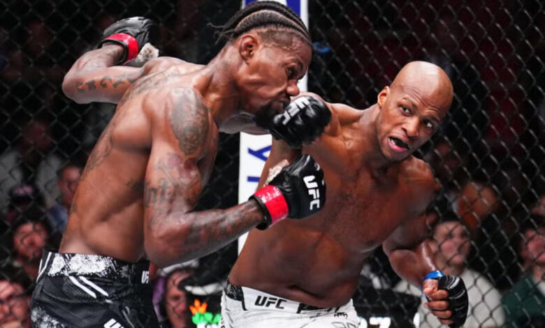 Michael Page punches Kevin Holland