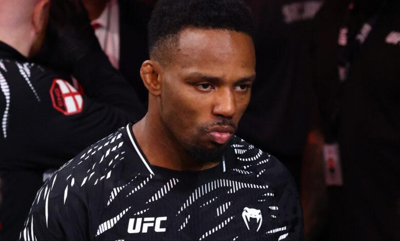 Lerone Murphy walks out to the Octagon for his fight at UFC 319