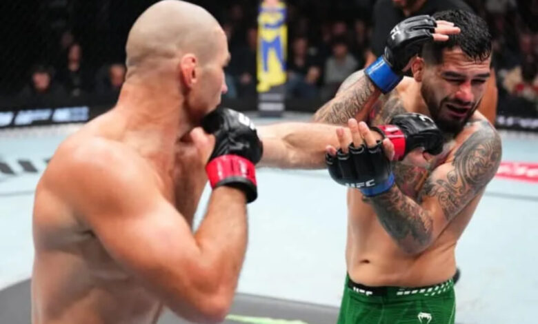 Anthony Hernandez gets punched by Sean Strickland at UFC Houston