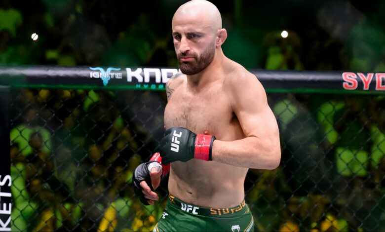 Alexander Volkanovski enters the Octagon for his fight at UFC 325