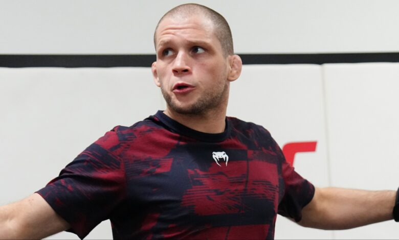 Alex Morono warms up backstage at UFC Vegas 113